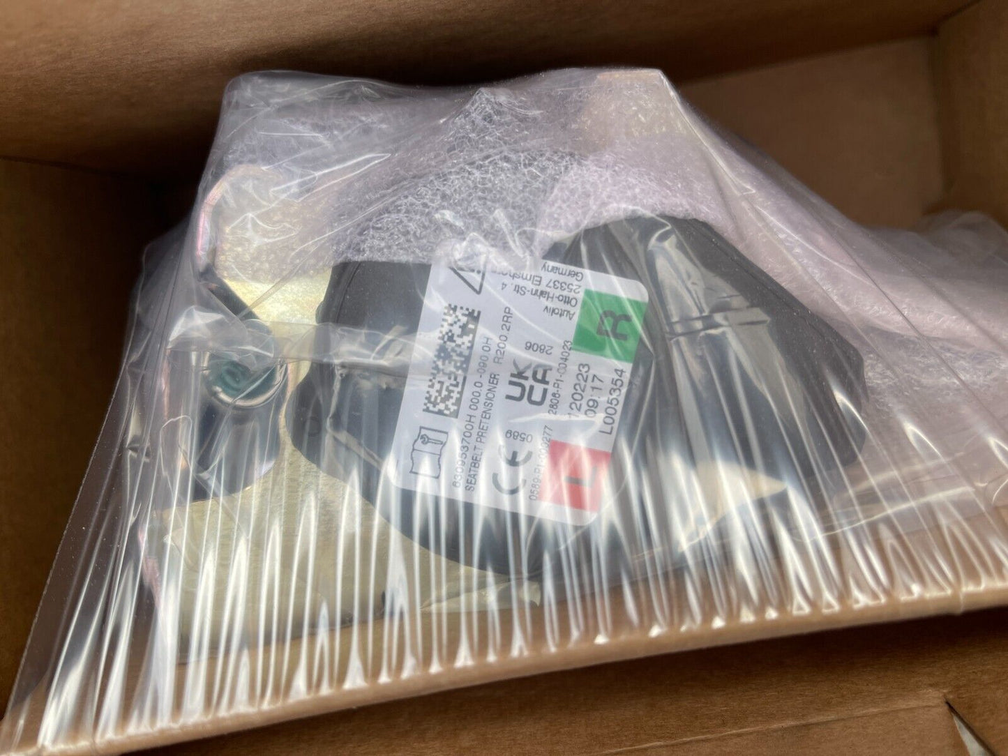 NEW VOLVO V90 CROSS COUNTRY MK2 REAR OUTER SEATBELT 39836042 GENUINE