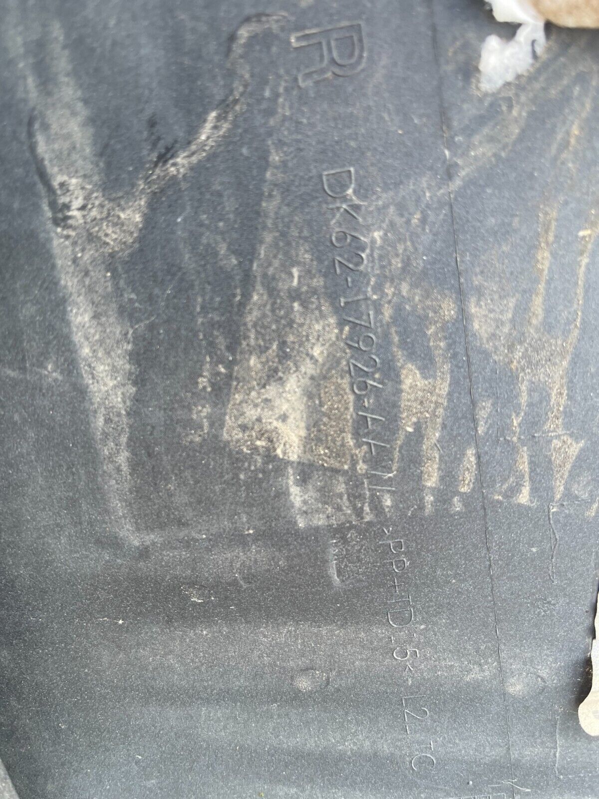 RANGE ROVER SPORT L494 2017 REAR BUMPER GENUINE DK6217927AAW DAMAGED