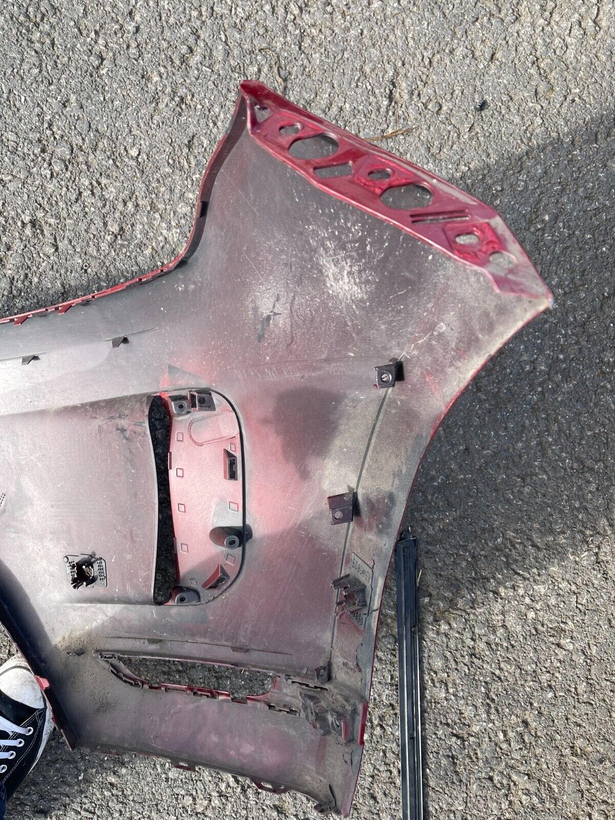 GENUINE RANGE ROVER 2021 SUV FRONT BUMPER MK8D2-17F003-E SCRATCHED