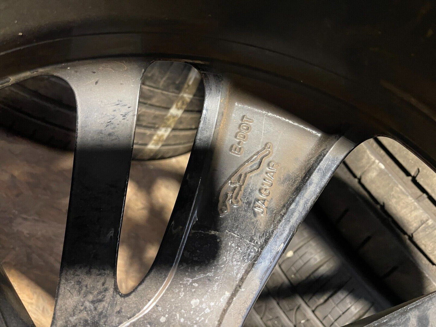 1 x Jaguar F Pace X761 20" Style 1067 JANTE EN ALLIAGE VÉRITABLE NOIR BRILLANT