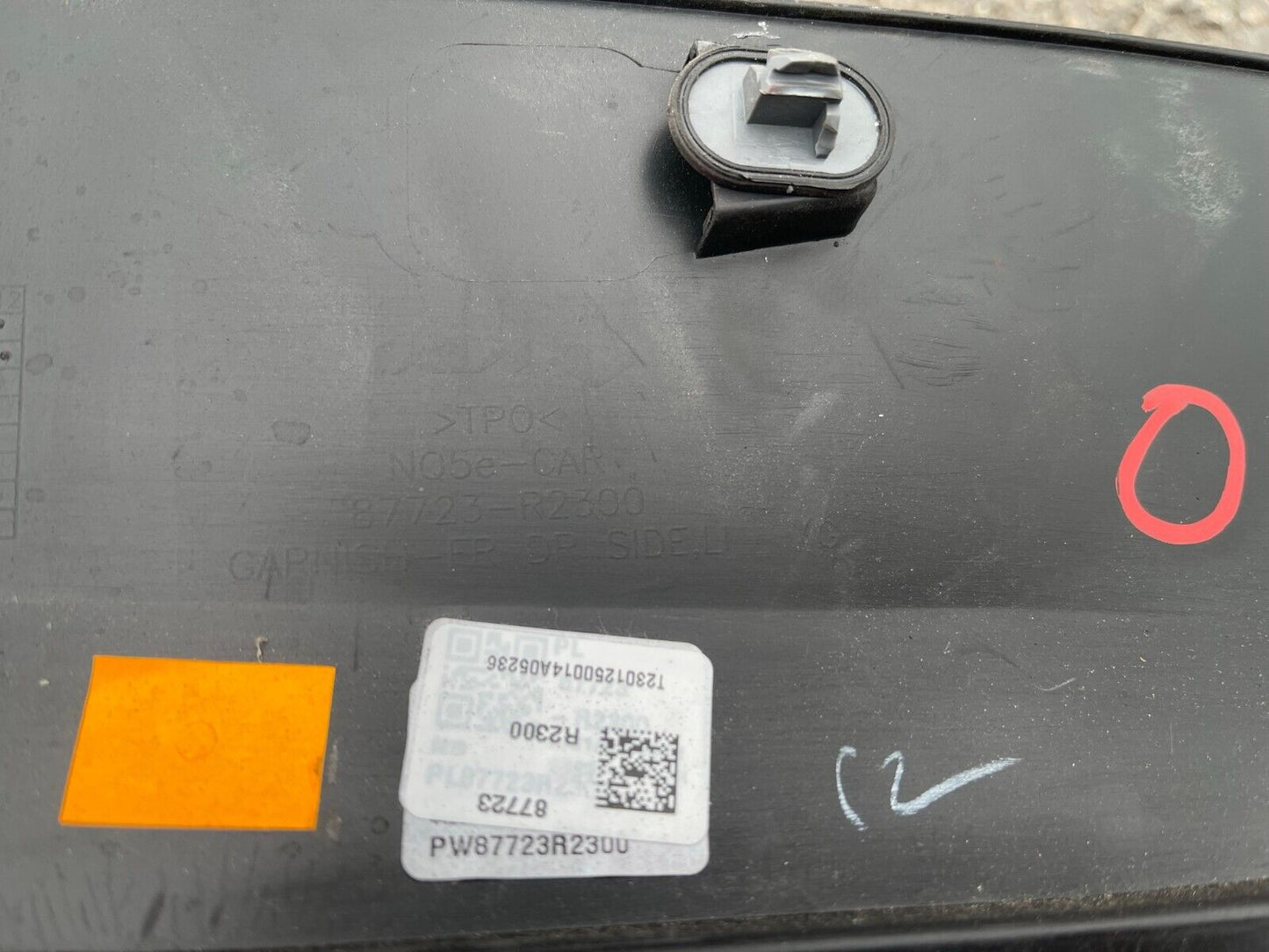 DOOR MOLDING FRONT LEFT KIA SPORTAGE V 21- GT 87723-R2300