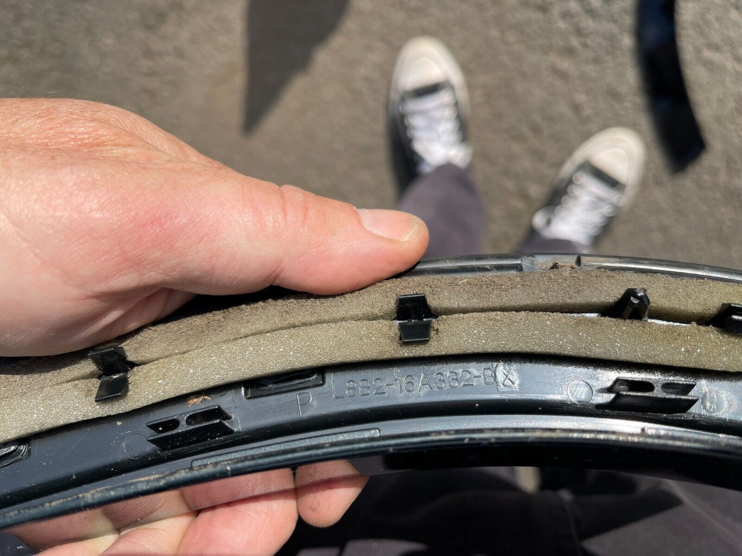 2020 LAND ROVER DEFENDER WHEEL ARCH TRIM SPAT L8B216A332BX RIGHT REAR GENUINE