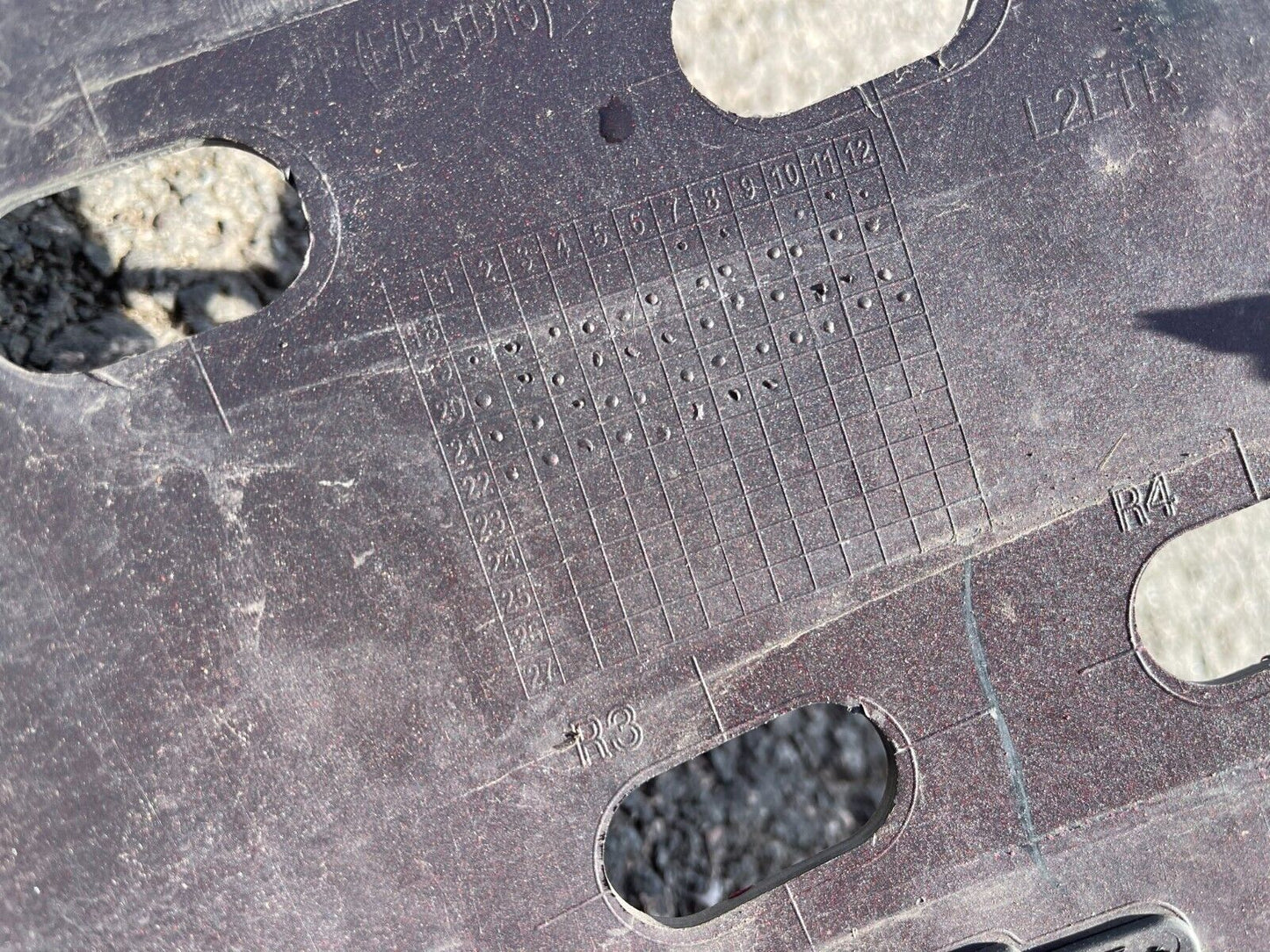 GENUINE RANGE ROVER 2022 SUV FRONT BUMPER MK8D2-17F003-E DAMAGED