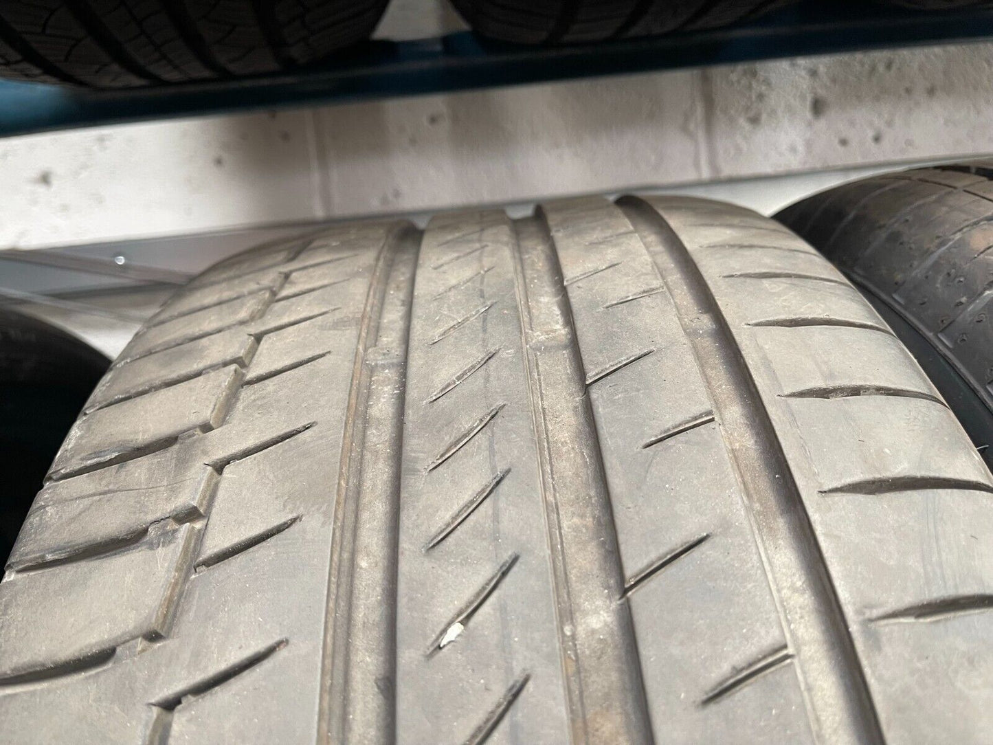 275 40 21 Continental Premium Contact 6 SSR* 107Y XL 2754021 Year 2921