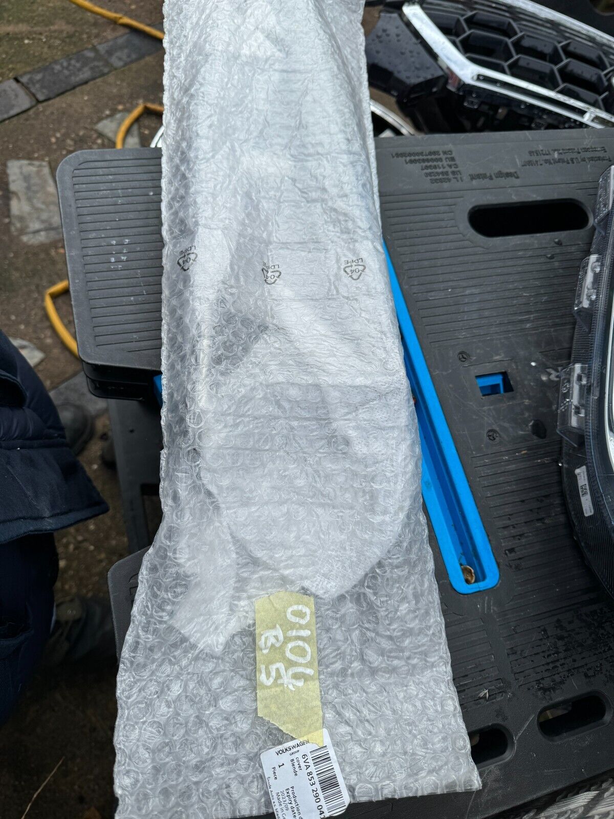 NEW GENUINE SKODA FABIA MK4 (6VA) (B) PILLAR TRIM (TOP) 6VA853290