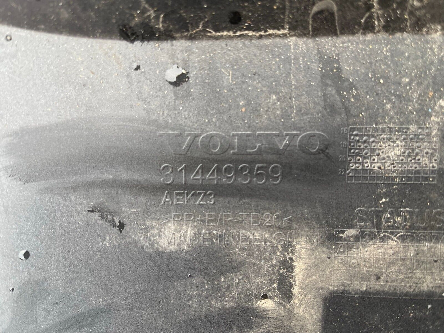 GENUINE VOLVO XC40 SUV 5 Door 2018 onwards FRONT BUMPER p/n 31449359