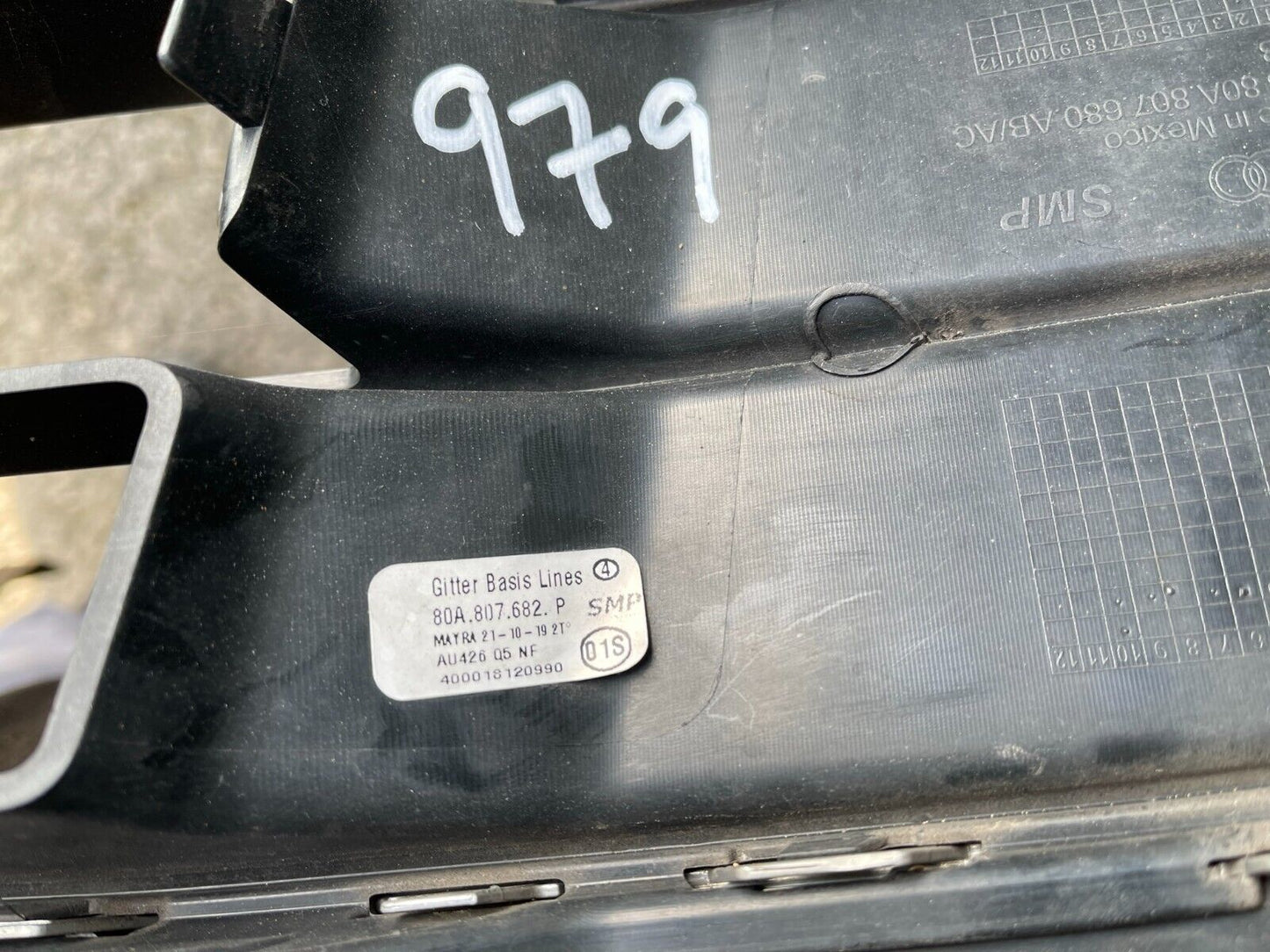 AUDI Q5 2018-2020 / FRONT RIGHT BUMPER GRILLE - 80A807682P