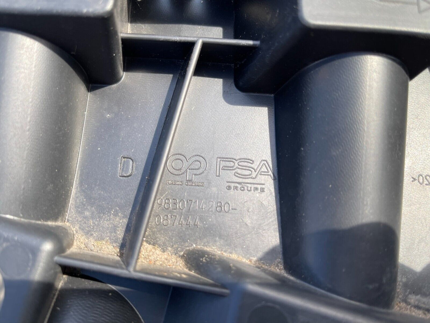 9830714280 - CITROEN C4 III CACTUS RIGHT REAR BRACKET 9830714280 087444