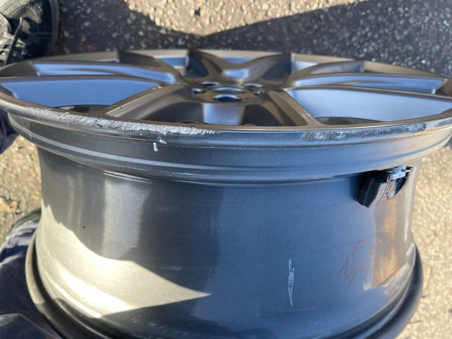 GENUINE RANGE ROVER VELAR L560 21" 8.5J ALLOY WHEEL L8A21007CA