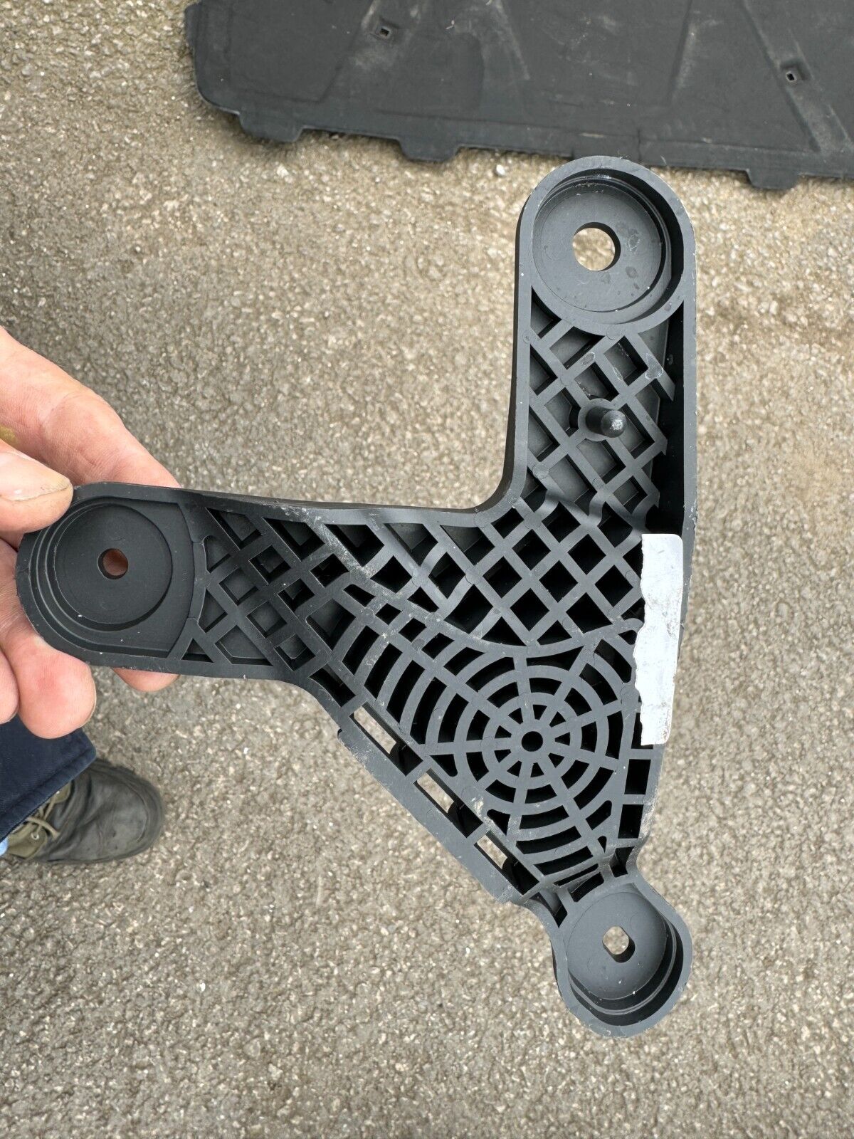 Genuine VOLVO S90 V90 XC60 XC90 2016-2019 Air Guide Bracket Trim Spacer 31449316