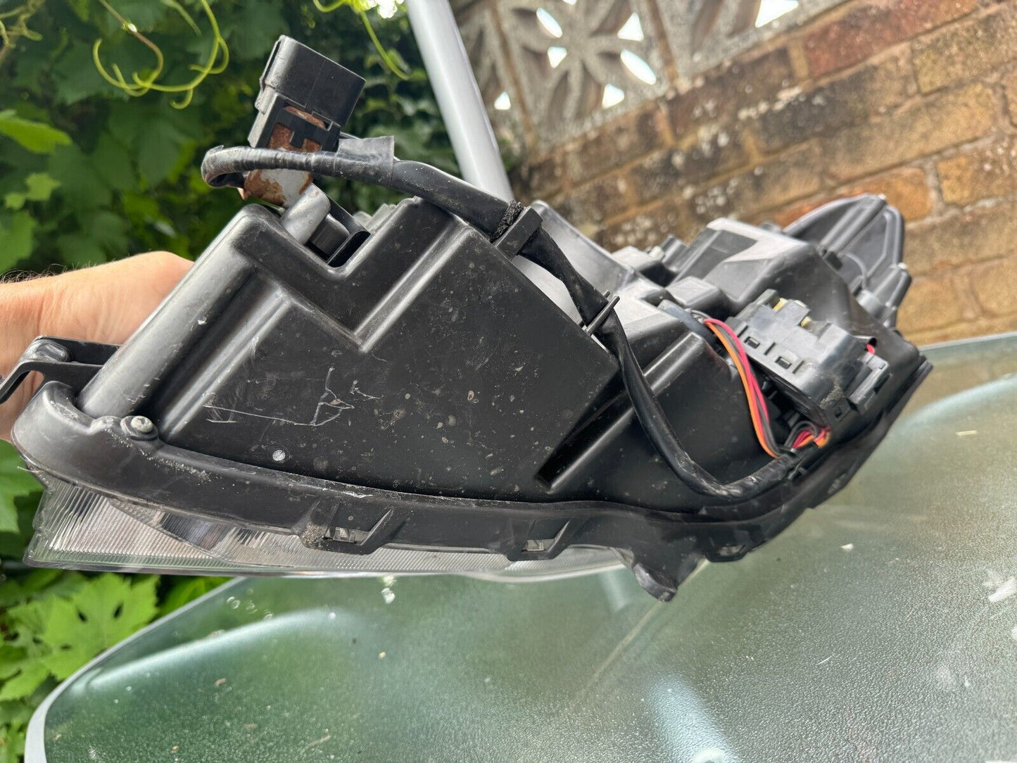 SUBARU Levorg DBA-VMG Right Headlight 84002VA000 UK RHD NEEDS POLISH