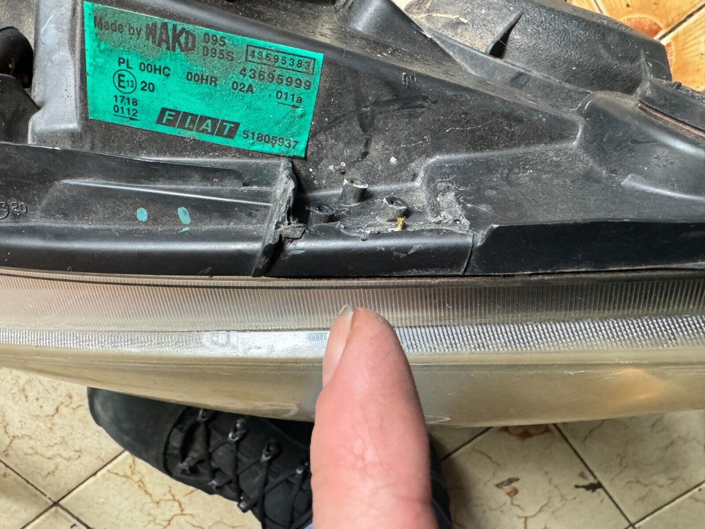 FIAT DOBLO MK1 2006-2010 LEFT SIDE HEADLIGHT 43695999 DAMAGED