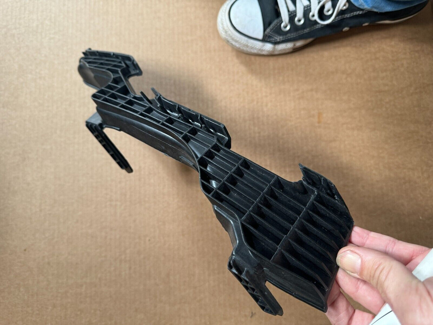 M10 shoe headlight bracket left volvo xc60 11480190450