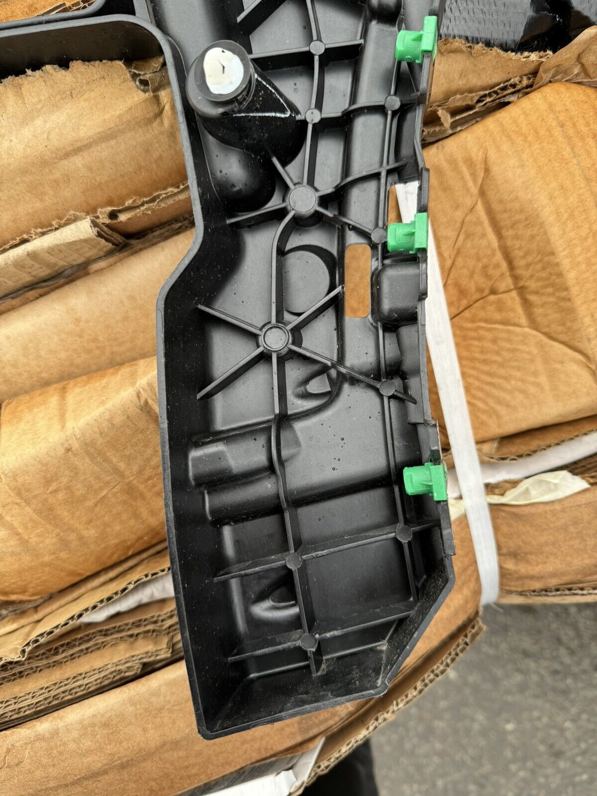 POLESTAR POLESTAR 2 EV BUMPER BRACKET REAR LEFT 2021-2023 31663652