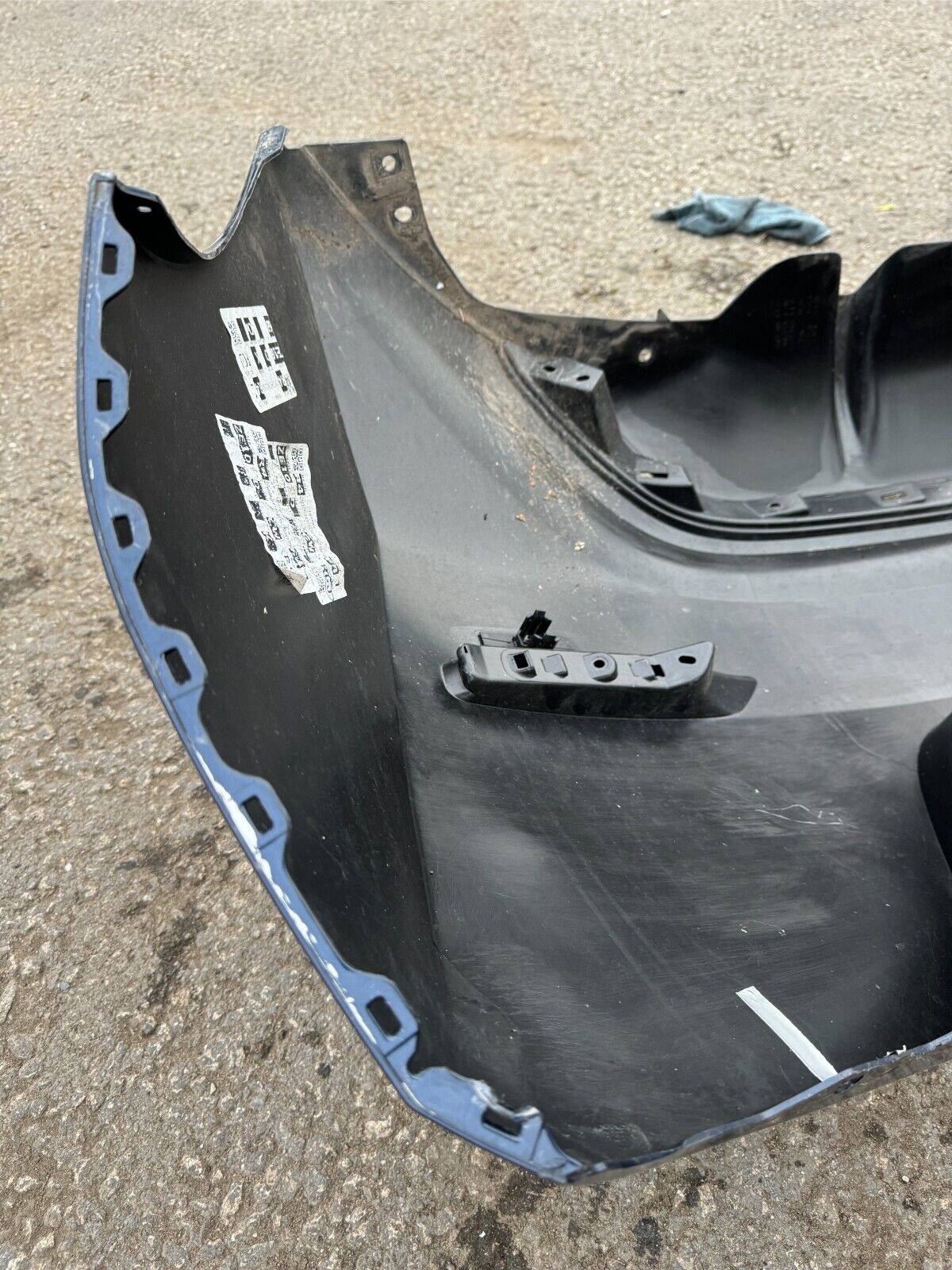 2023 GENUINE NISSAN LEAF REAR BUMPER DCR152 DENTED AND SCRATCHED