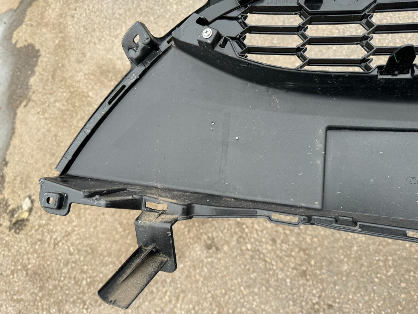 2023 TOYOTA YARIS P21 FRONT BUMPER GRILL 53101-0DG71/81 53115-0DG60