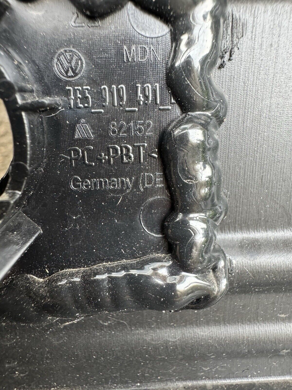 VW TRANSPORTER T6.1 LEIGHTON right h side FRONT BUMPER FOG LIGHT GRILL lower