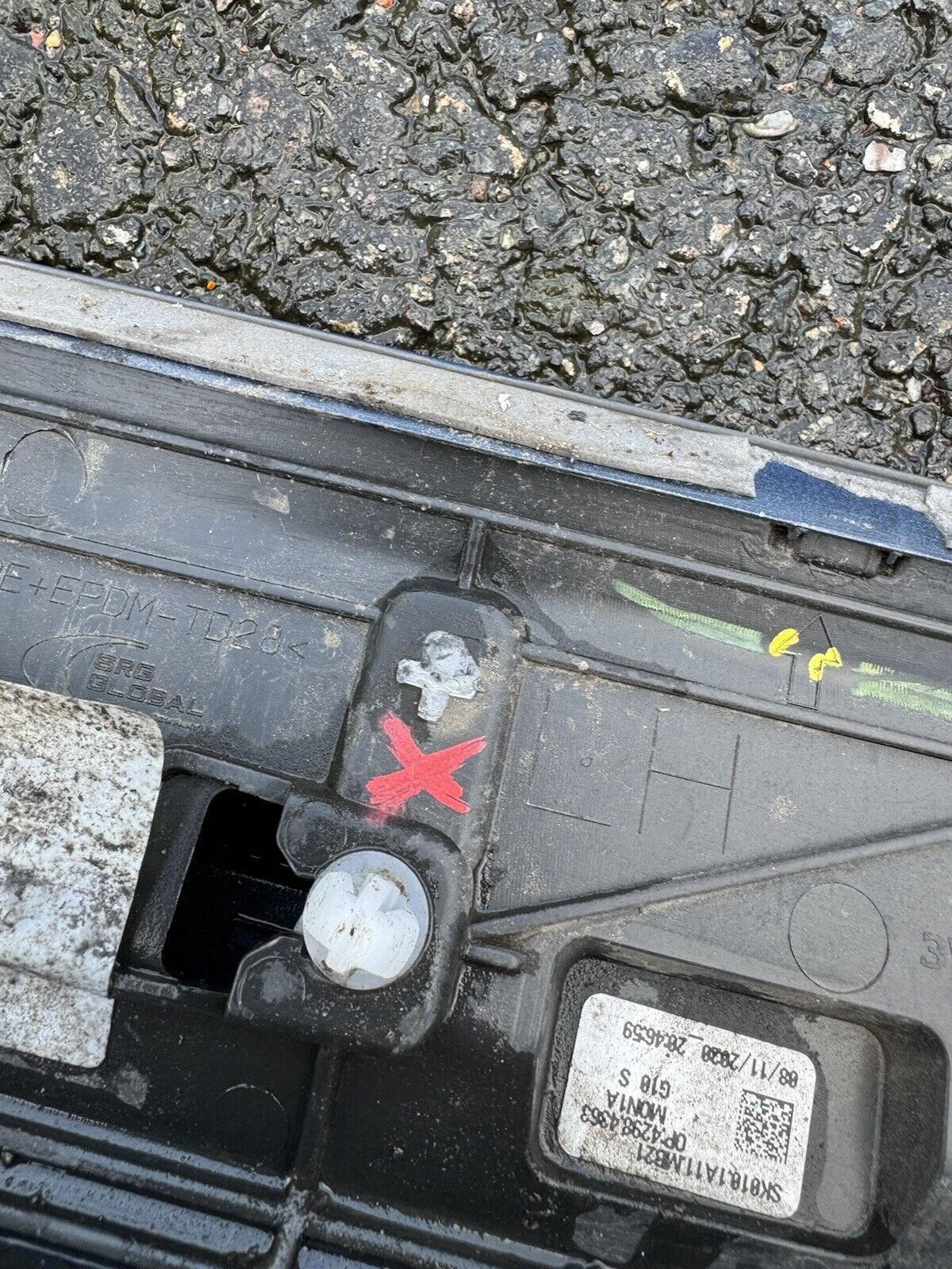 SKODA SUPERB 3V Rear Left Door Molding Genuine OEM 3V0854949