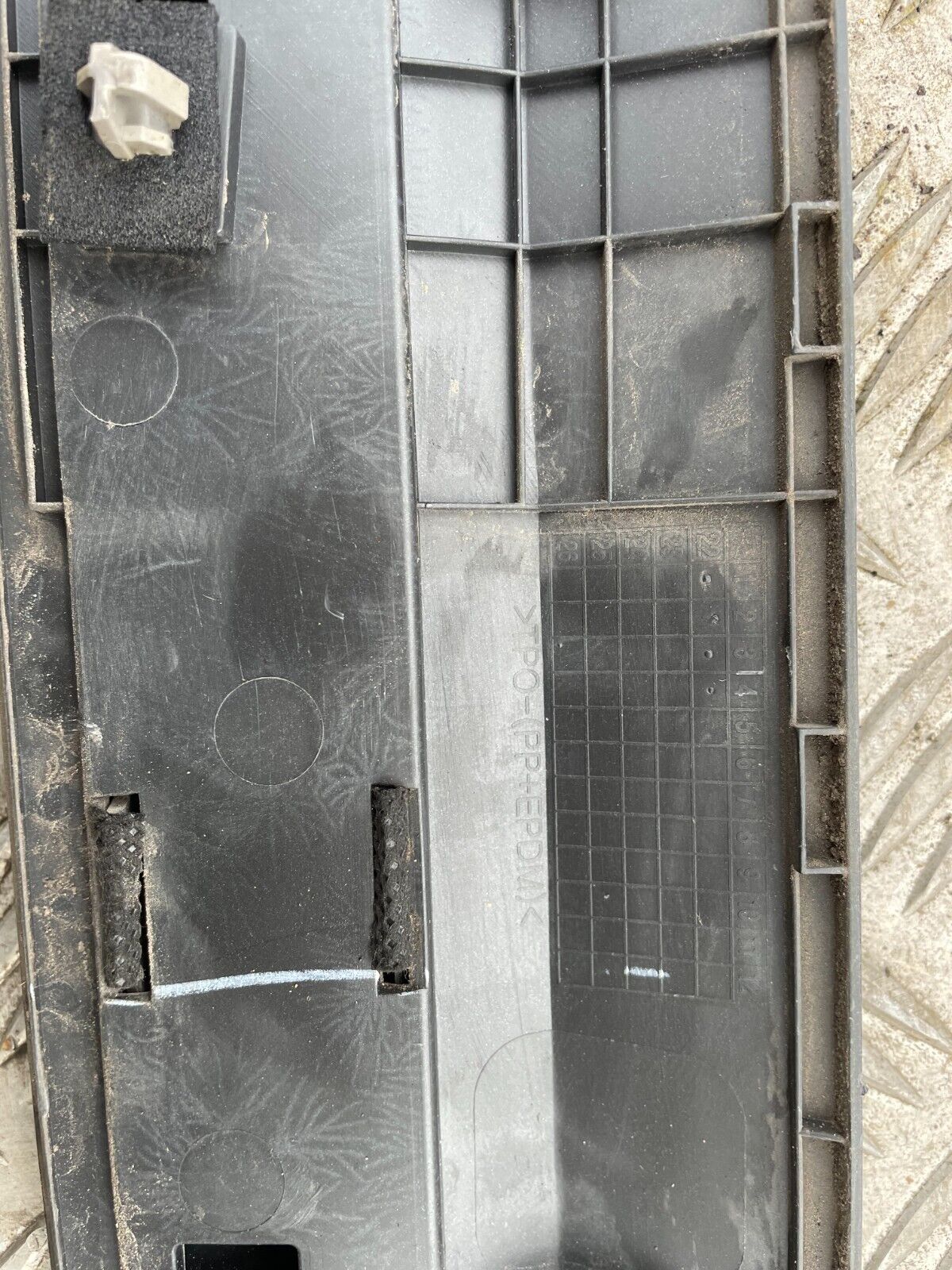 HYUNDAI KONA MK1 Front Right Door Molding 87722J9500PGY GENUINE