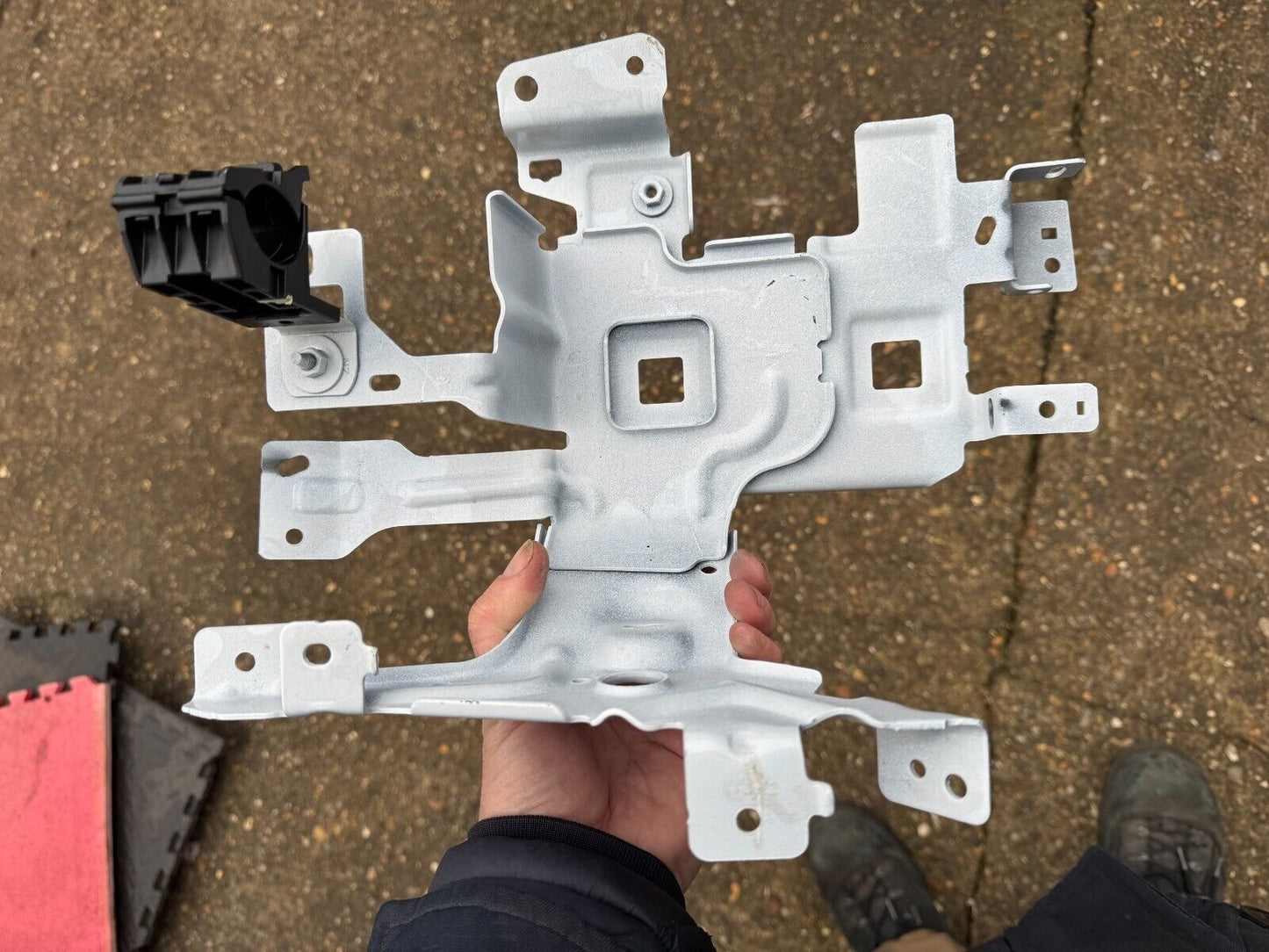 Ford Transit 2.0 MK8 2014-On ABS Pump Bracket Holder 2520623 KK31-V020C74-BE
