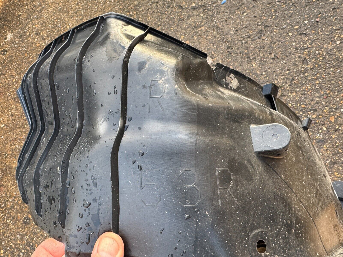 SUZUKI SWIFT A2L 2016-2023 FRONT RIGHT SIDE WHEEL ARCH SPLASH GUARD Damaged