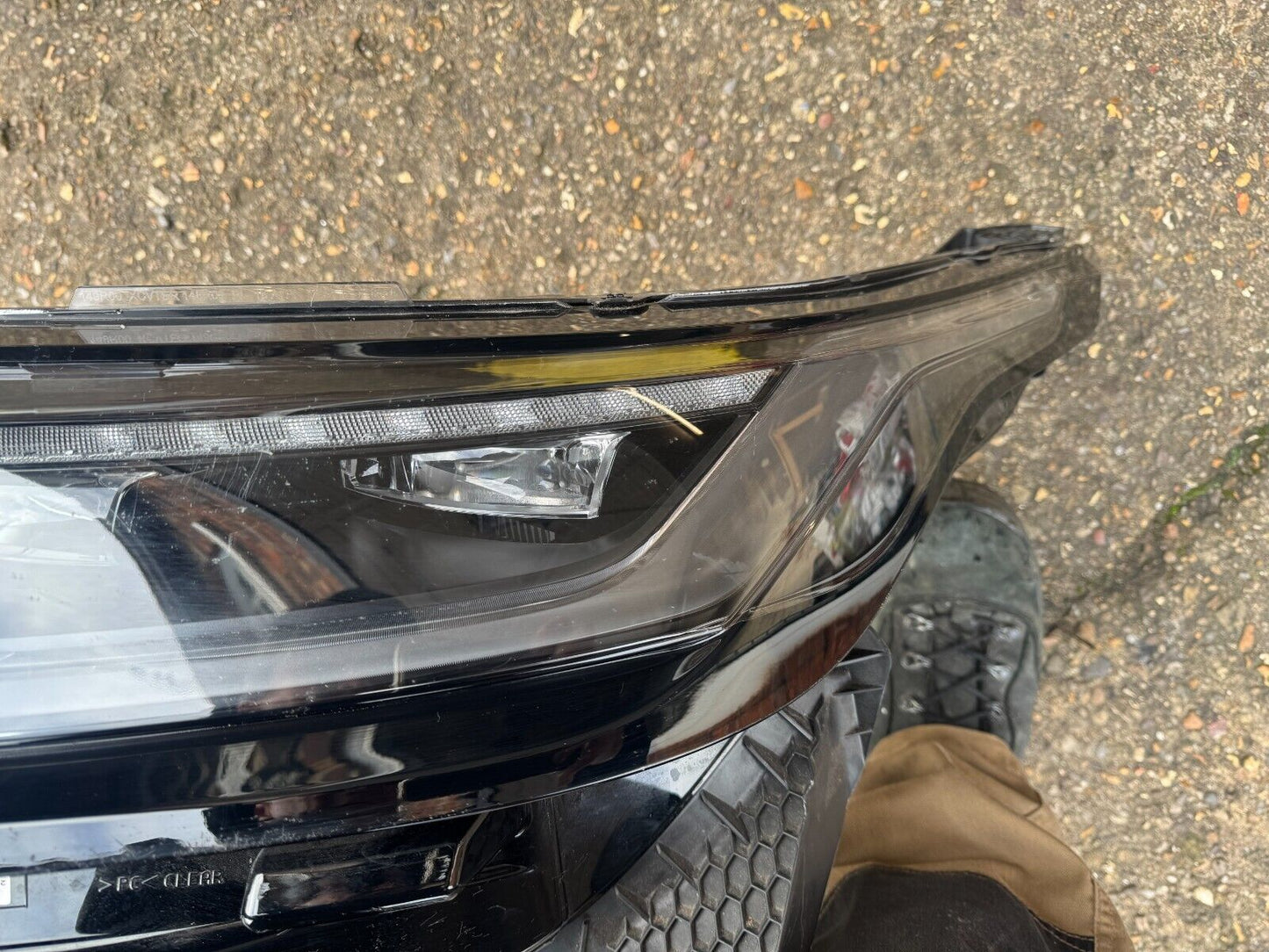 N8A213W030DB RANGE ROVER VELAR L560 N/S LH PASSENGER HEADLIGHT N8A2-13W030-DB