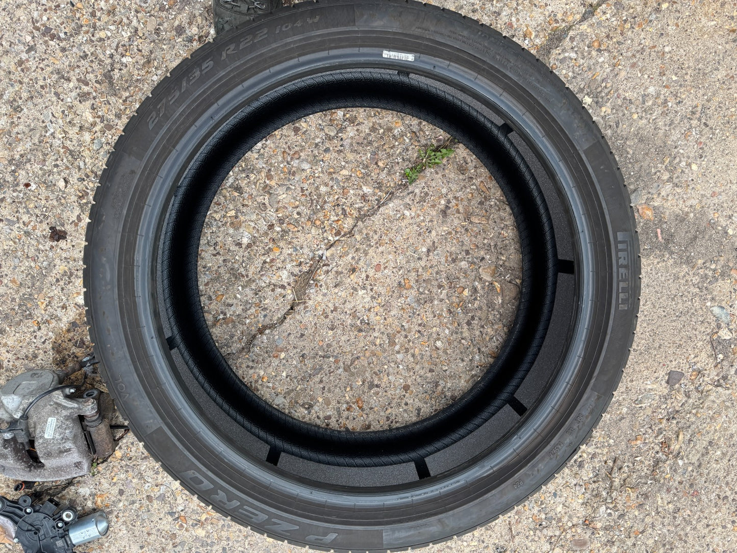 X1 275 35 22 104W PIRELLI P ZERO VOL PNCS 4.8mm Dot-3524