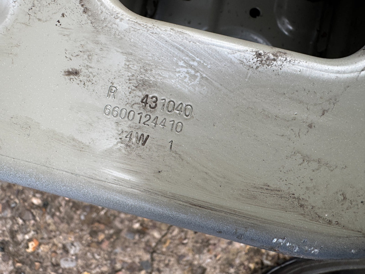 polestar crash bar (possibly polestar 4, compare part numbers)