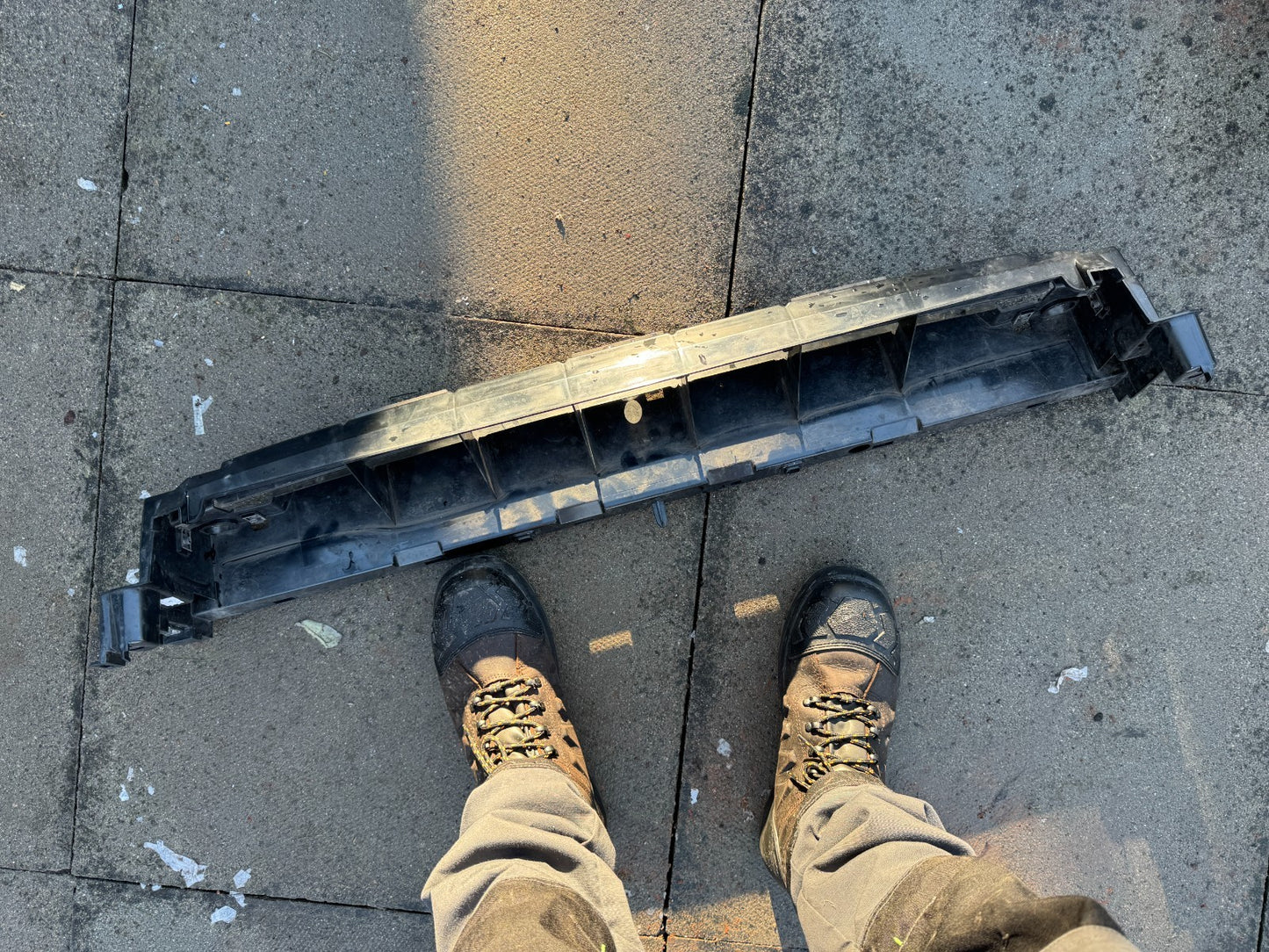 LAND ROVER DEFENDER X L663 FRONT BUMPER MOUNT BRACKET L8B217A793A 2024