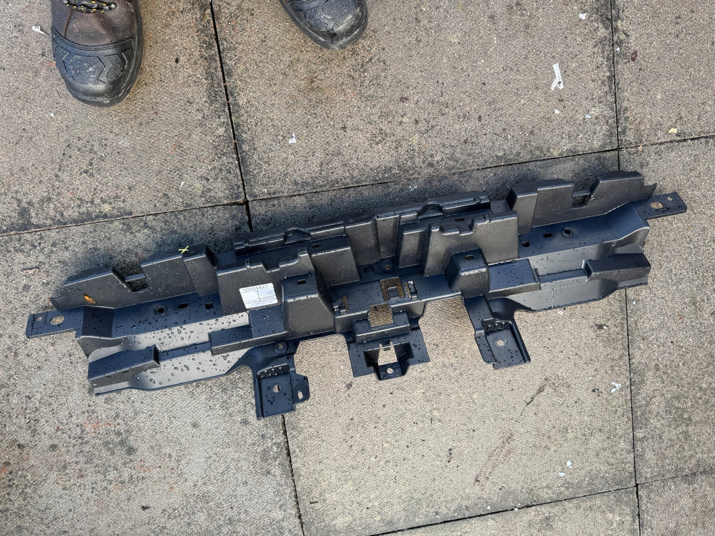 GENUINE RANGE ROVER SPORT L461 REAR BUMPER CENTRE BRACKET 2022-ON N9X217B861A