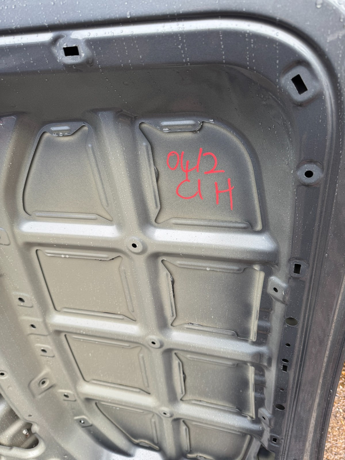 Polestar Polestar 4 Tailgate Boot Lid 2025 SUV (23-25) EV small dent