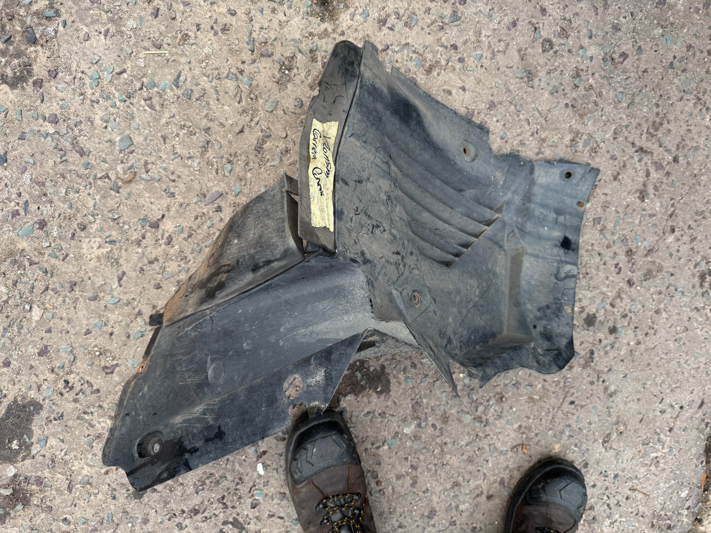 inner wheel arch front left Porsche 911 Carrera 996 99650422300 damaged