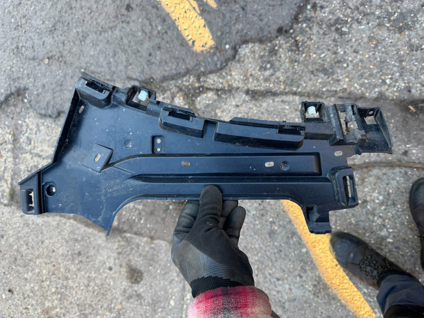 2024 Range Rover Sport Front Bumper Left Bracket N9X216A281 Genuine