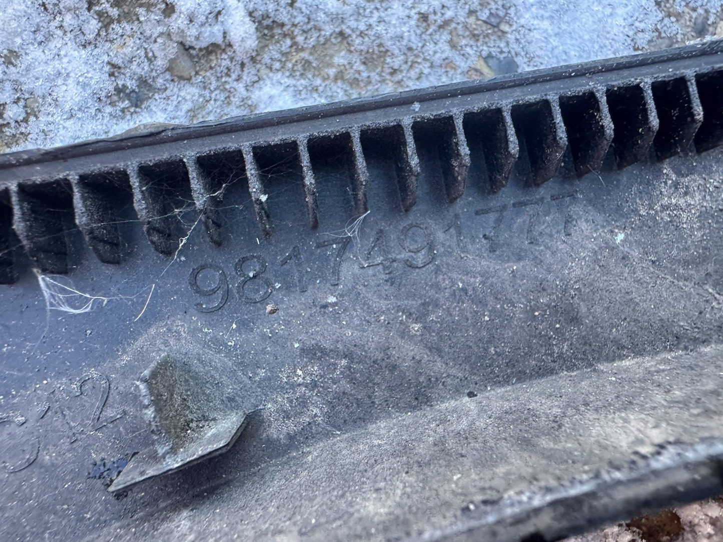 PEUGEOT 2008 MK1 Ph1 A94 O/S DRIVER SIDE RIGHT REAR WHEEL ARCH TRIM 9817491777