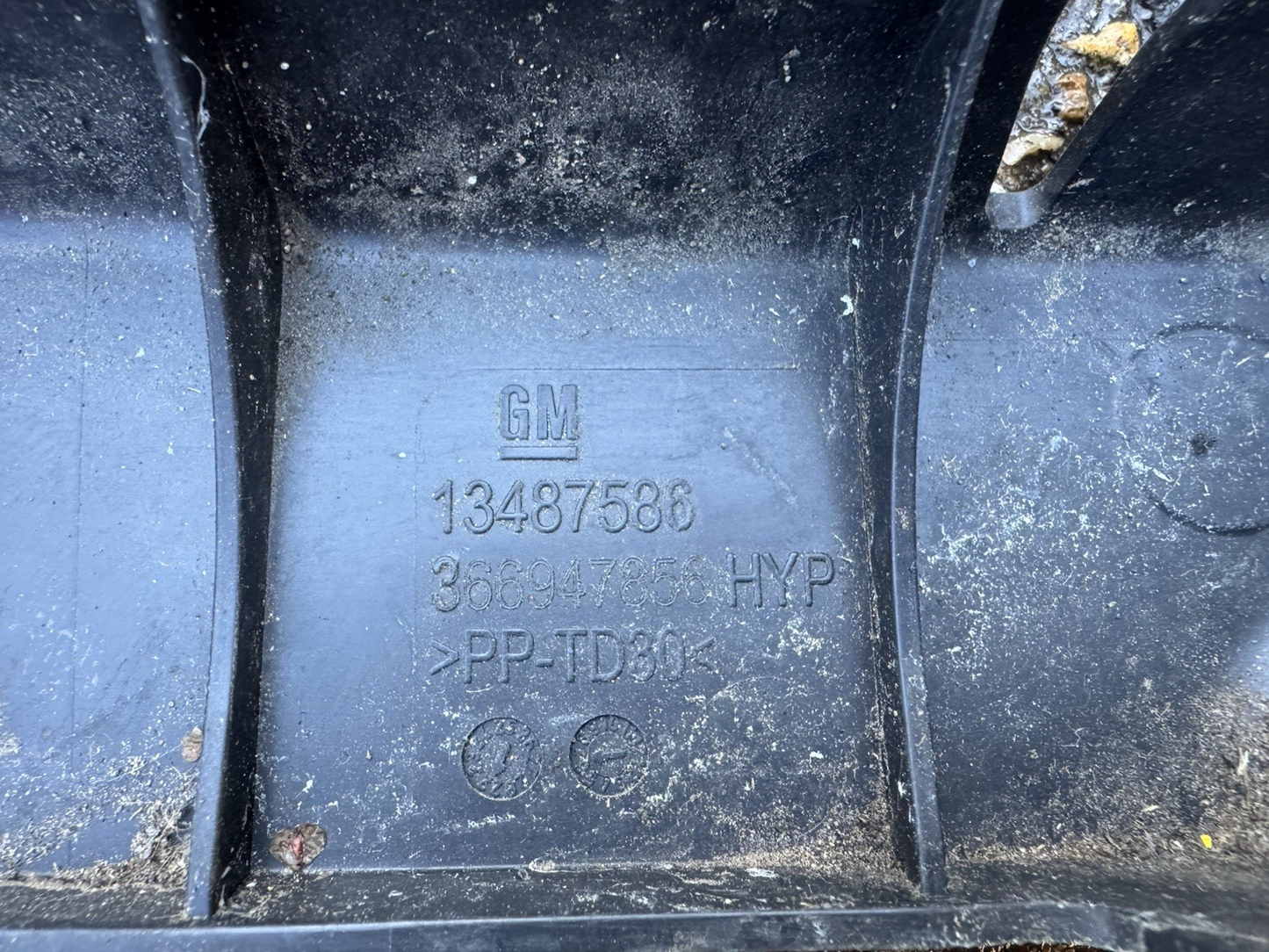 VAUXHALL INSIGNIA BUMPER MOUNT BRACKET REAR CENTRE MK2 2017 13487586