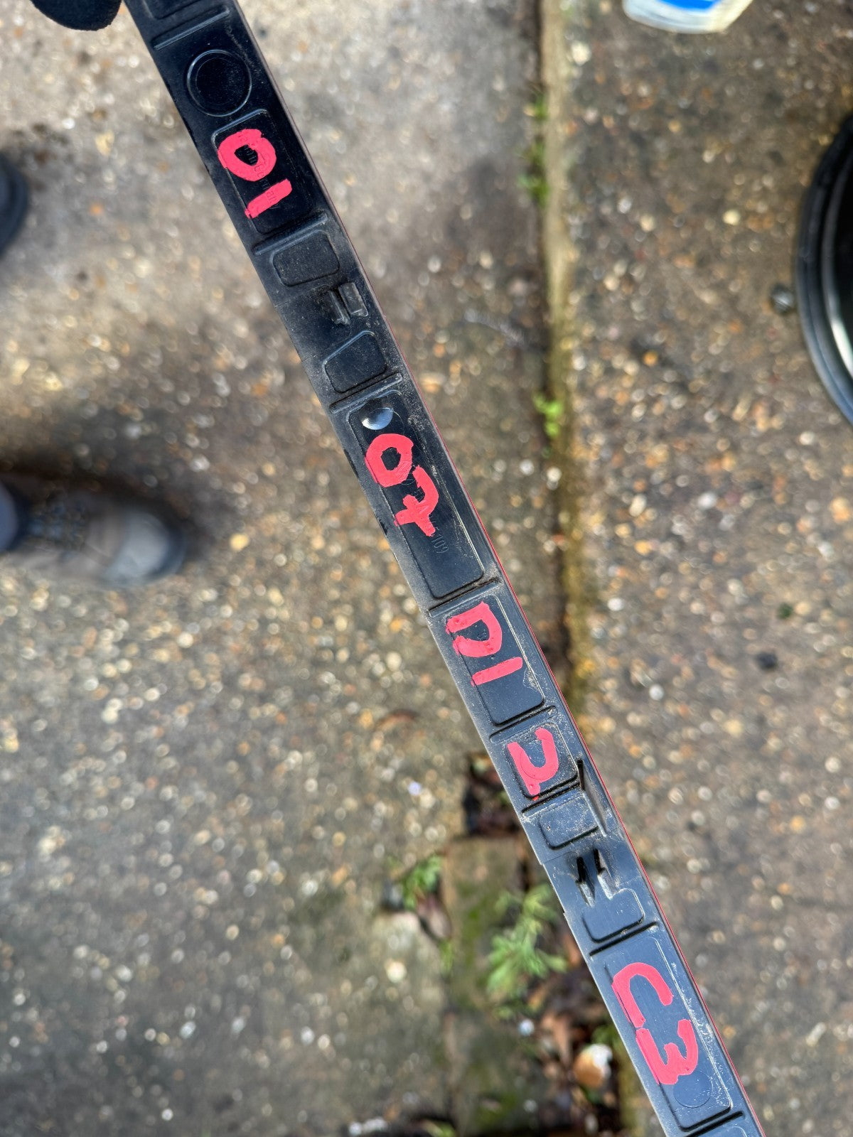 Genuine VW Tiguan R-Line 2020-24 rear bumper reflector (centre) 5NA945109