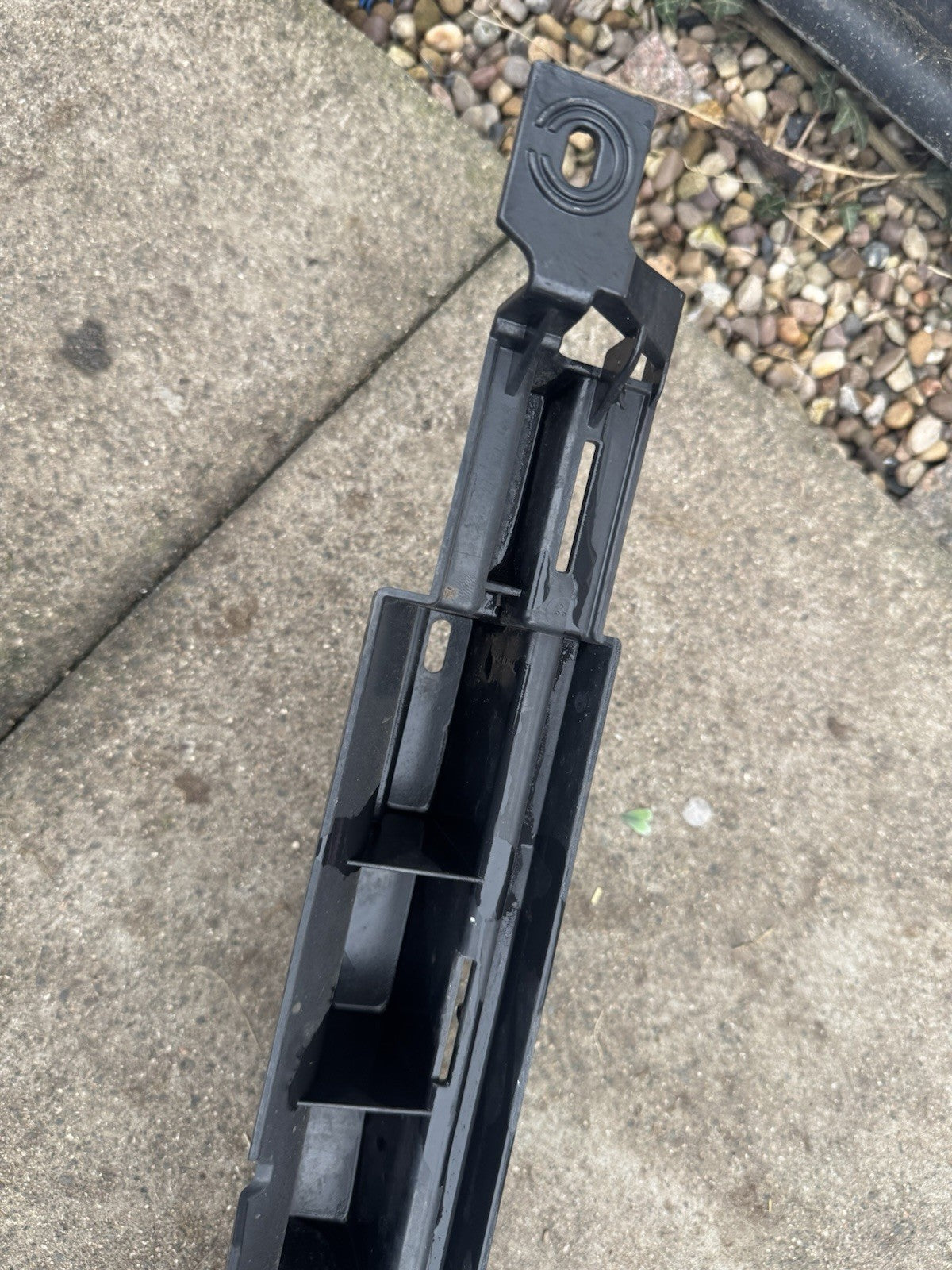 GENUINE BMW 3 SERIES G21 MSPORT REAR BUMPER LEFT PASSENGER SIDE GUIDE BRACKET