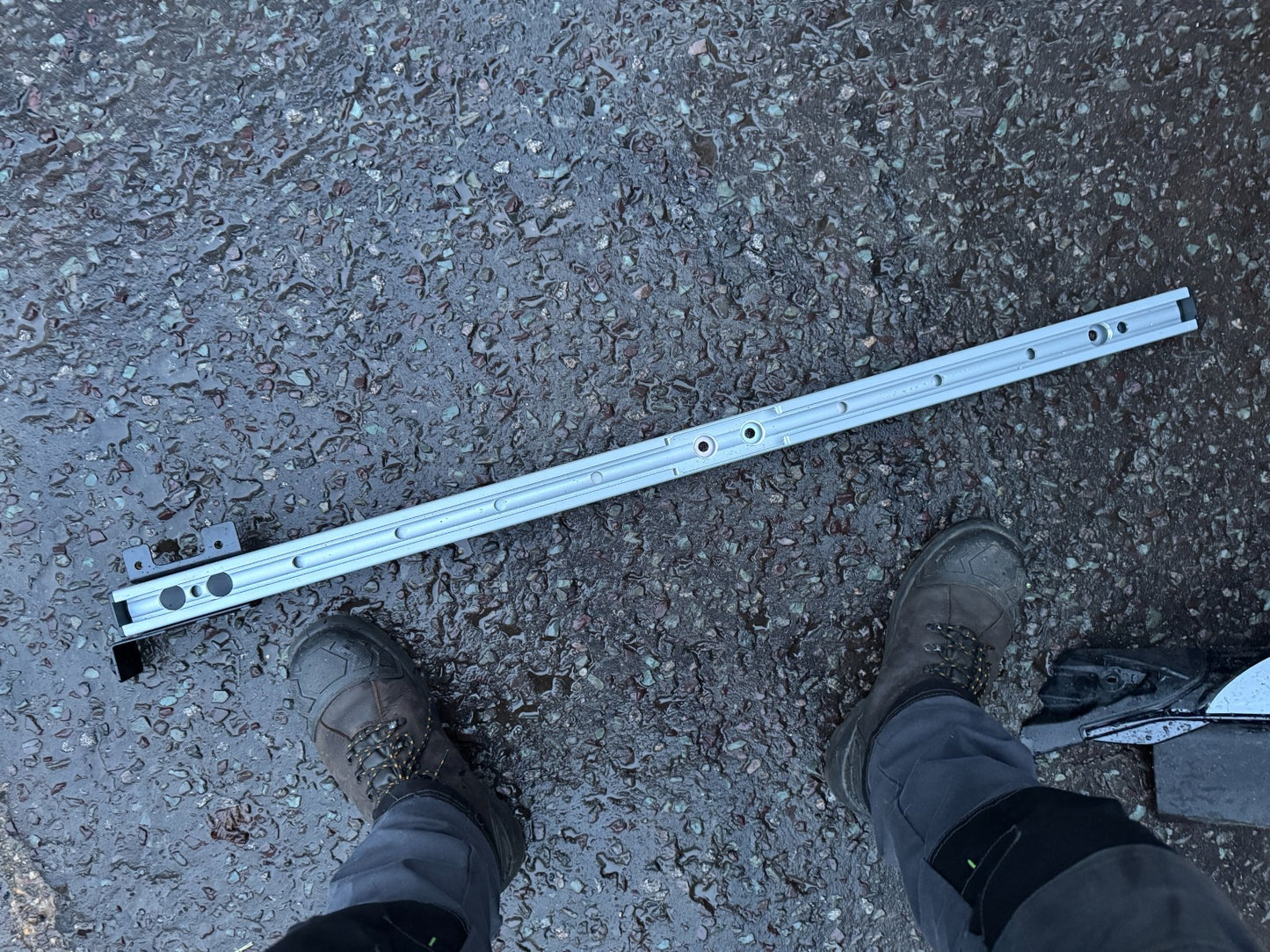 Ford Ranger Cargo Management Pack Side Rail – Left Hand (LH) n1wb e/j28551