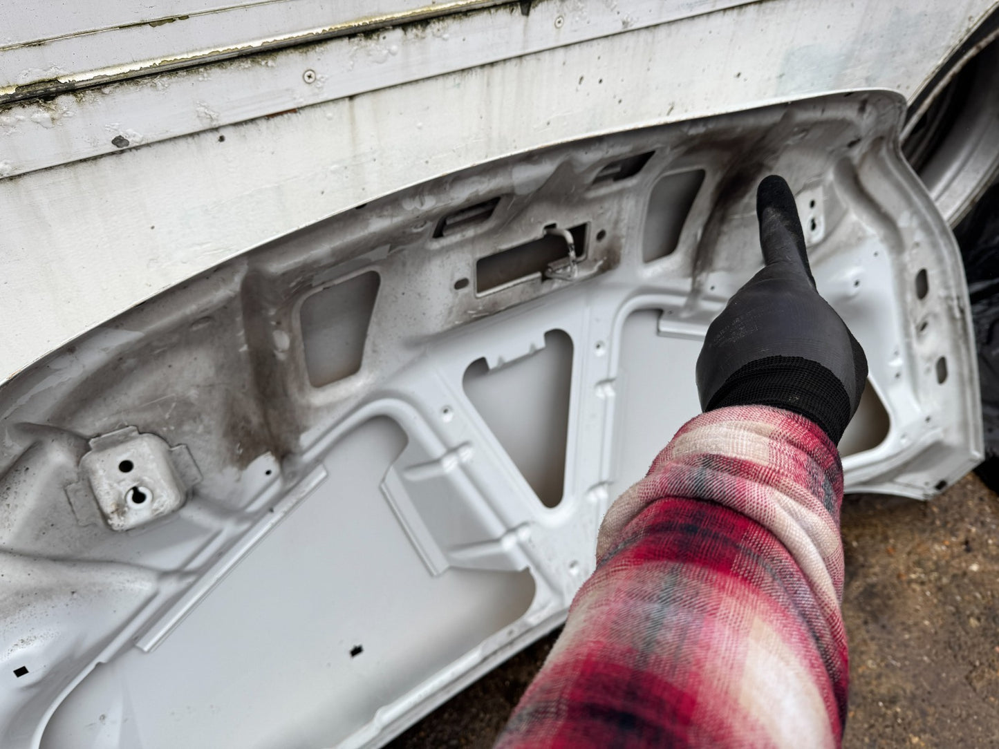 Mk6 Iveco Daily Bonnet dented and scratched