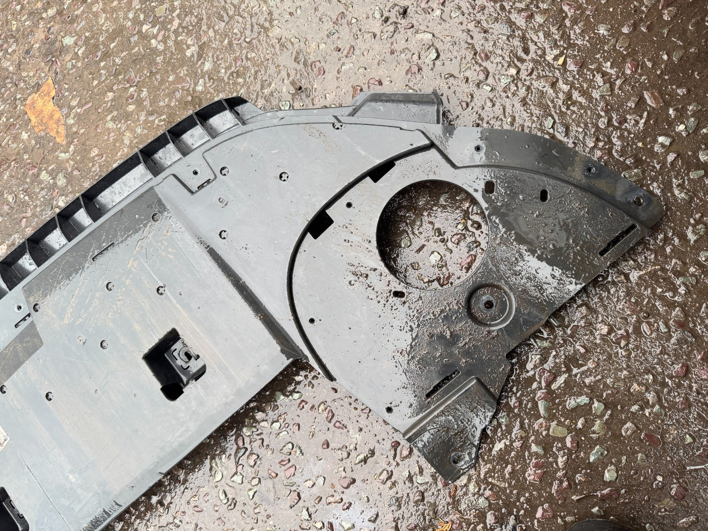 VAUXHALL ASTRA DESIGN Mk8 (L) 2020-2025 - Front bumper Undertray 9840237680