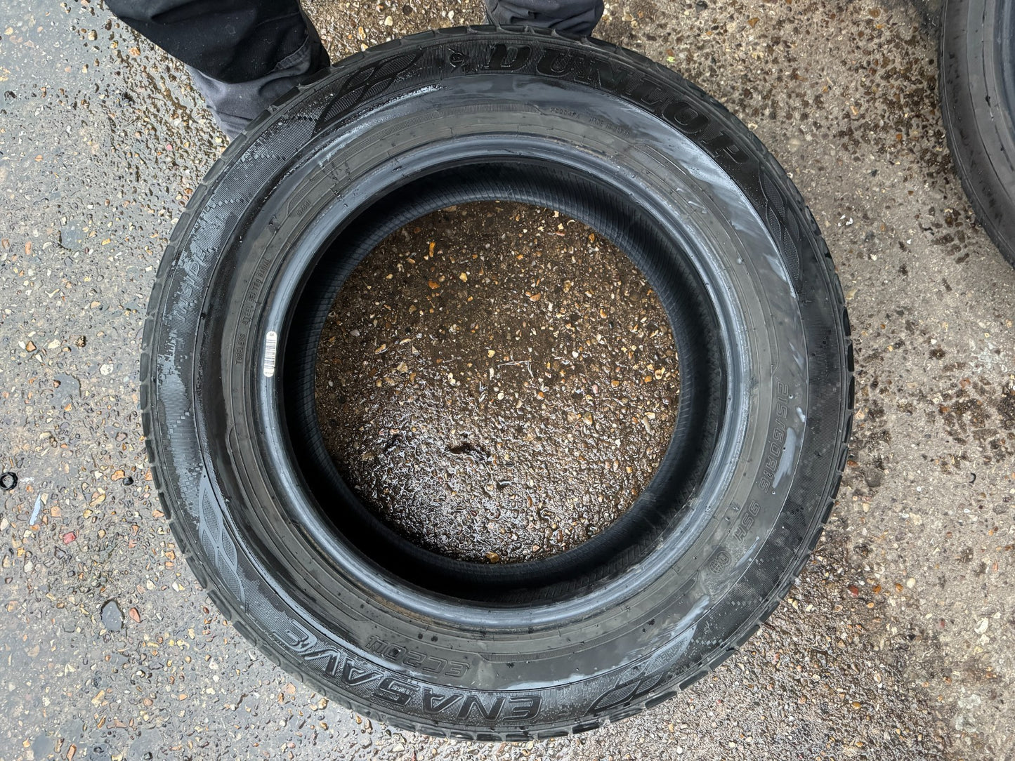 215 60 16 95h DUNLOP Enasave EC204 NO REPAIRS 5.5MM PART WORN TYRE 2023