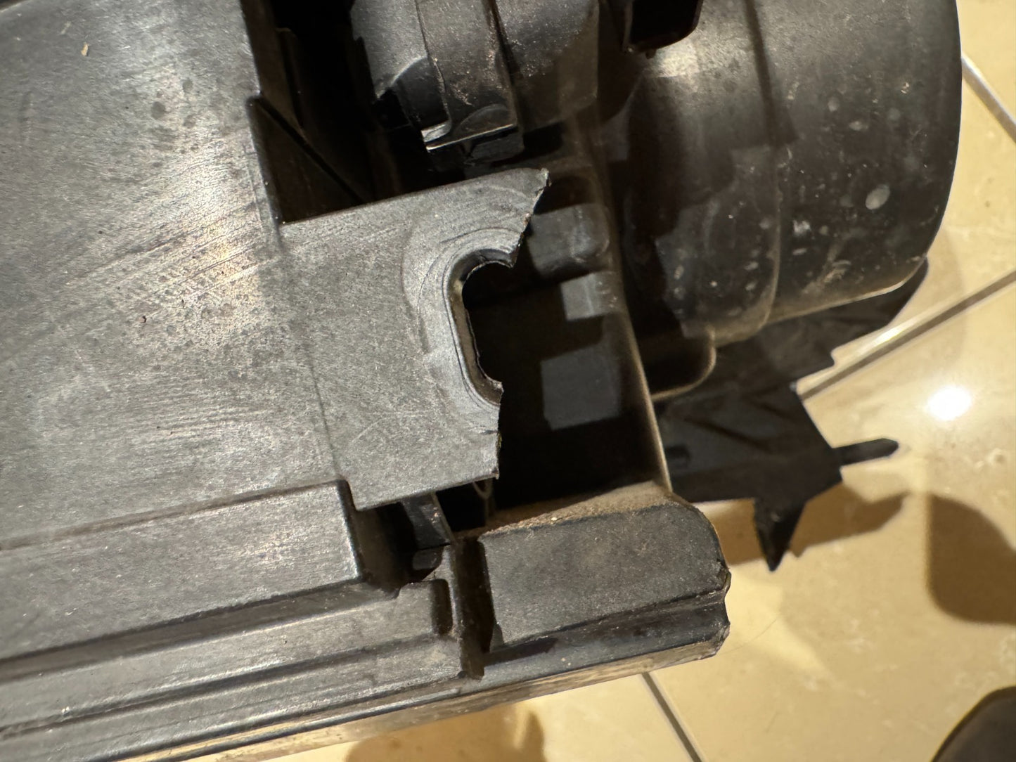 Renault Trafic III 2021 Headlight Right Driver Side RHD 260105172R DAMAGED