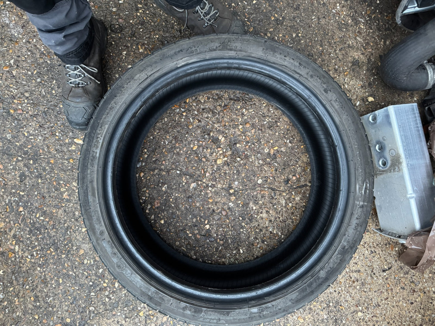 225 40 19 89Y BRIDGESTONE POTENZA S001 * BMW RUNFLAT RSC RFT PART WORN TYRE 6MM