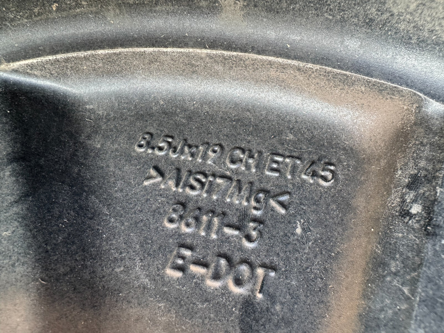 GENUINE JAGUAR F-PACE X761 19" 8.5J BLACK DIAMOND CUT ALLOY WHEEL MK831007AB