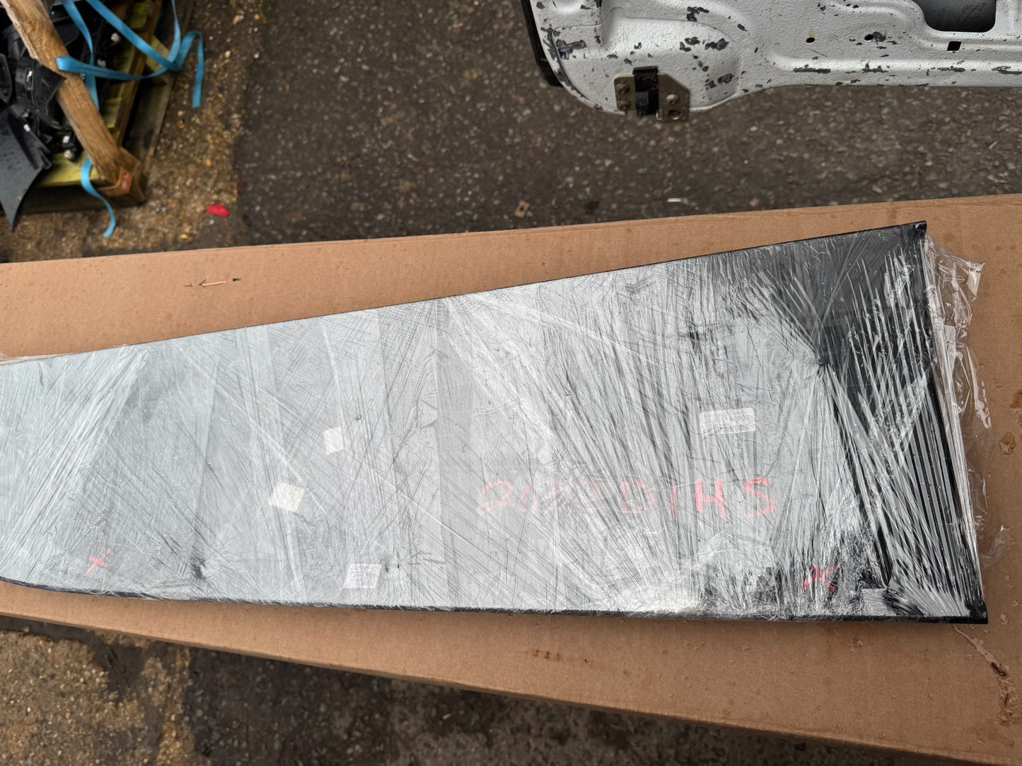 KIA SPORTAGE NQ5 Front Left Door Lower Molding 87721-R2300 2024