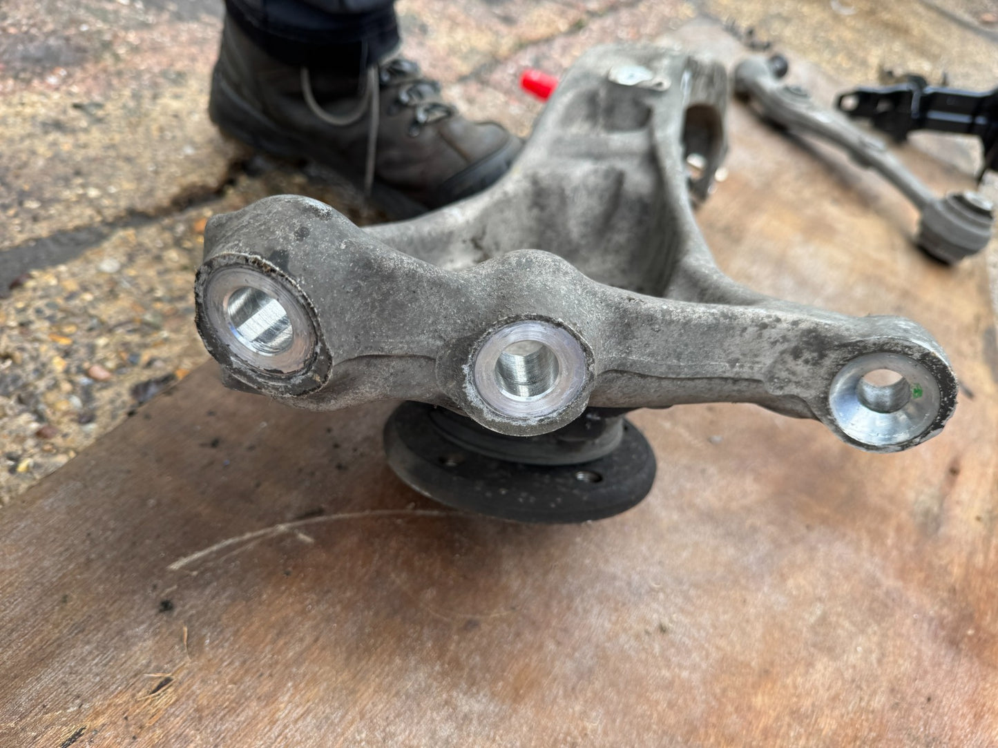 BMW X7 G07 2023 3.0 PETROL FRONT SUSPENSION HUB LEG LEFT 6876655