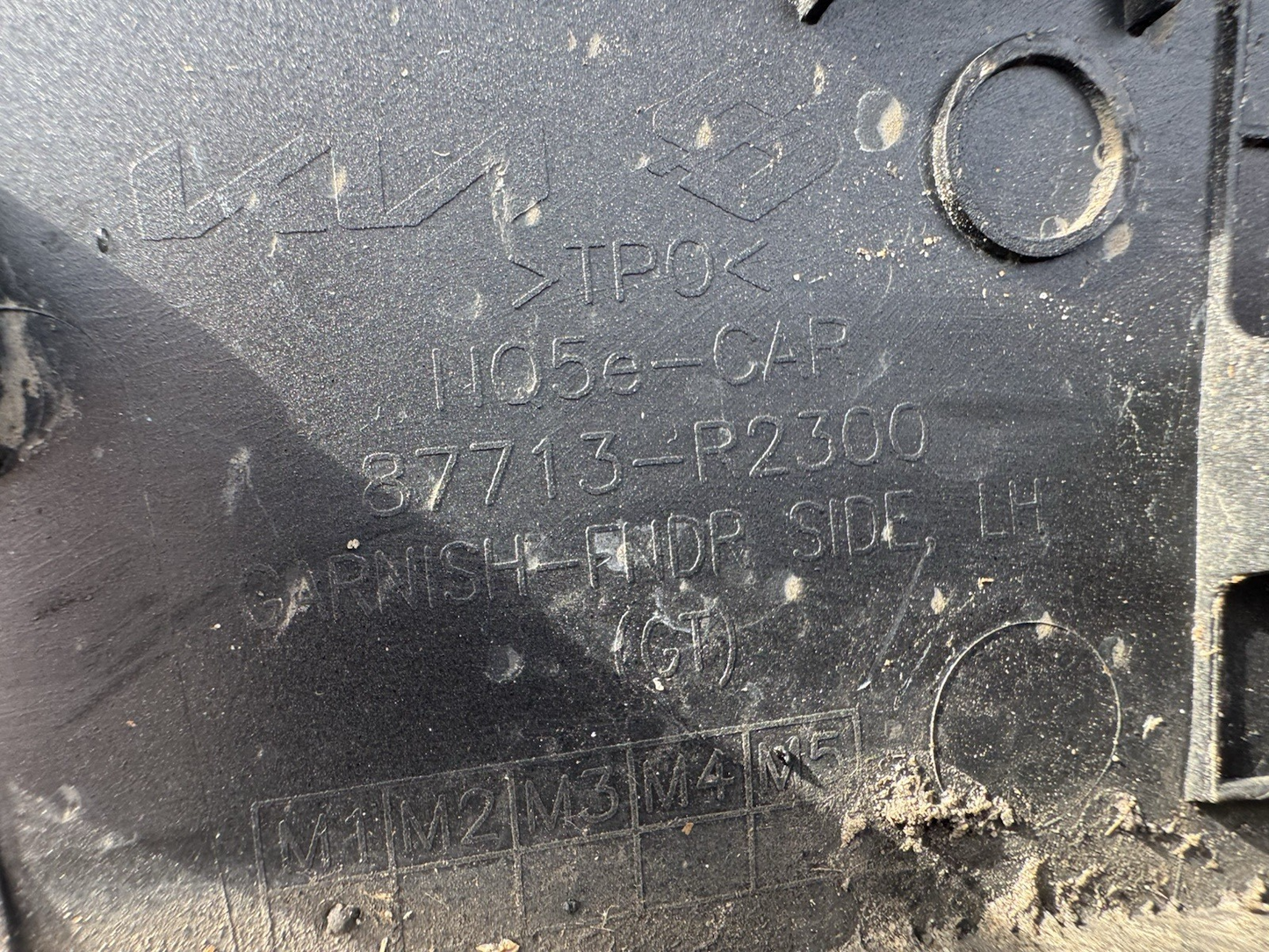 KIA SPORTAGE NQ5 2022-2025 FRONT LEFT WHEEL ARCH MOLDING TRIM 87713-R2300 #W652