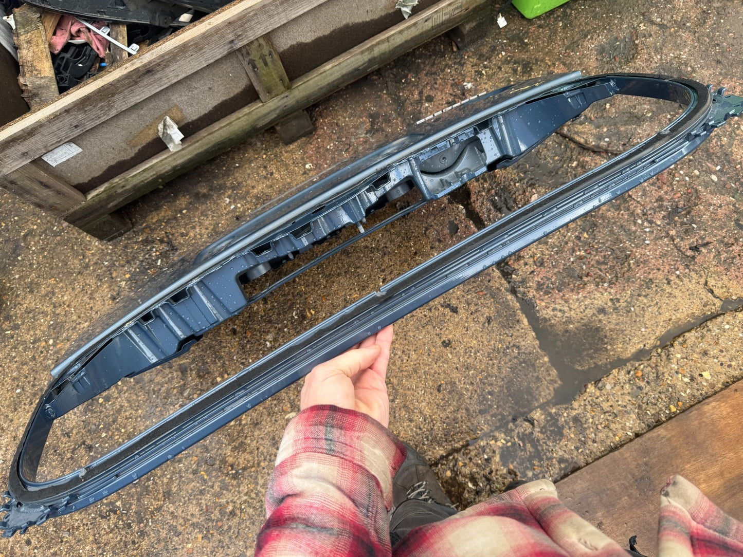 GENUINE LAND ROVER DEFENDER L663 REAR TAILGATE DOOR 2020-ON L8B2400A18A