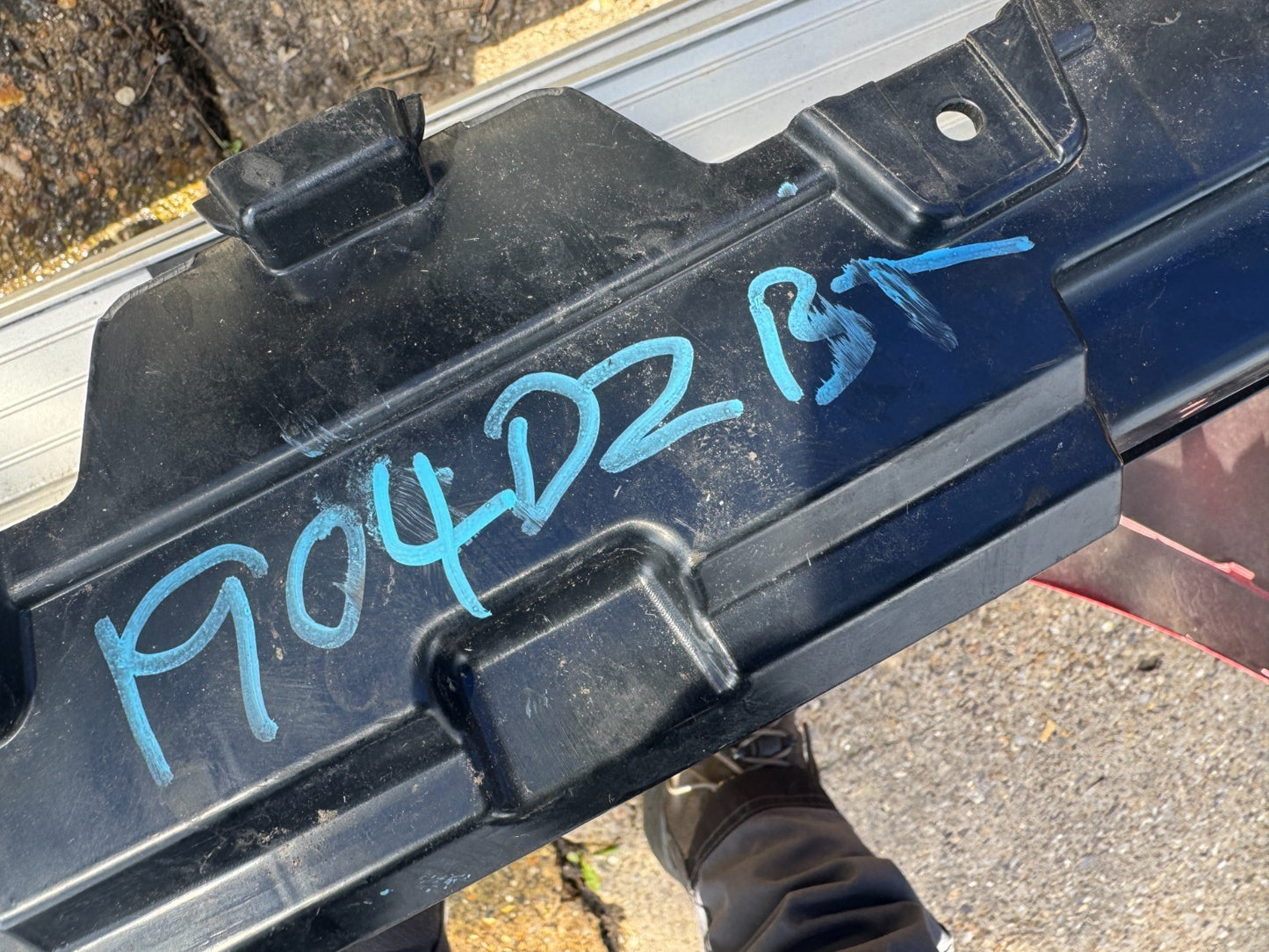 DISCOVERY SPORT BUMPER BRACKET FRONT & SENSOR L550 L538 2020- LK7217E778A