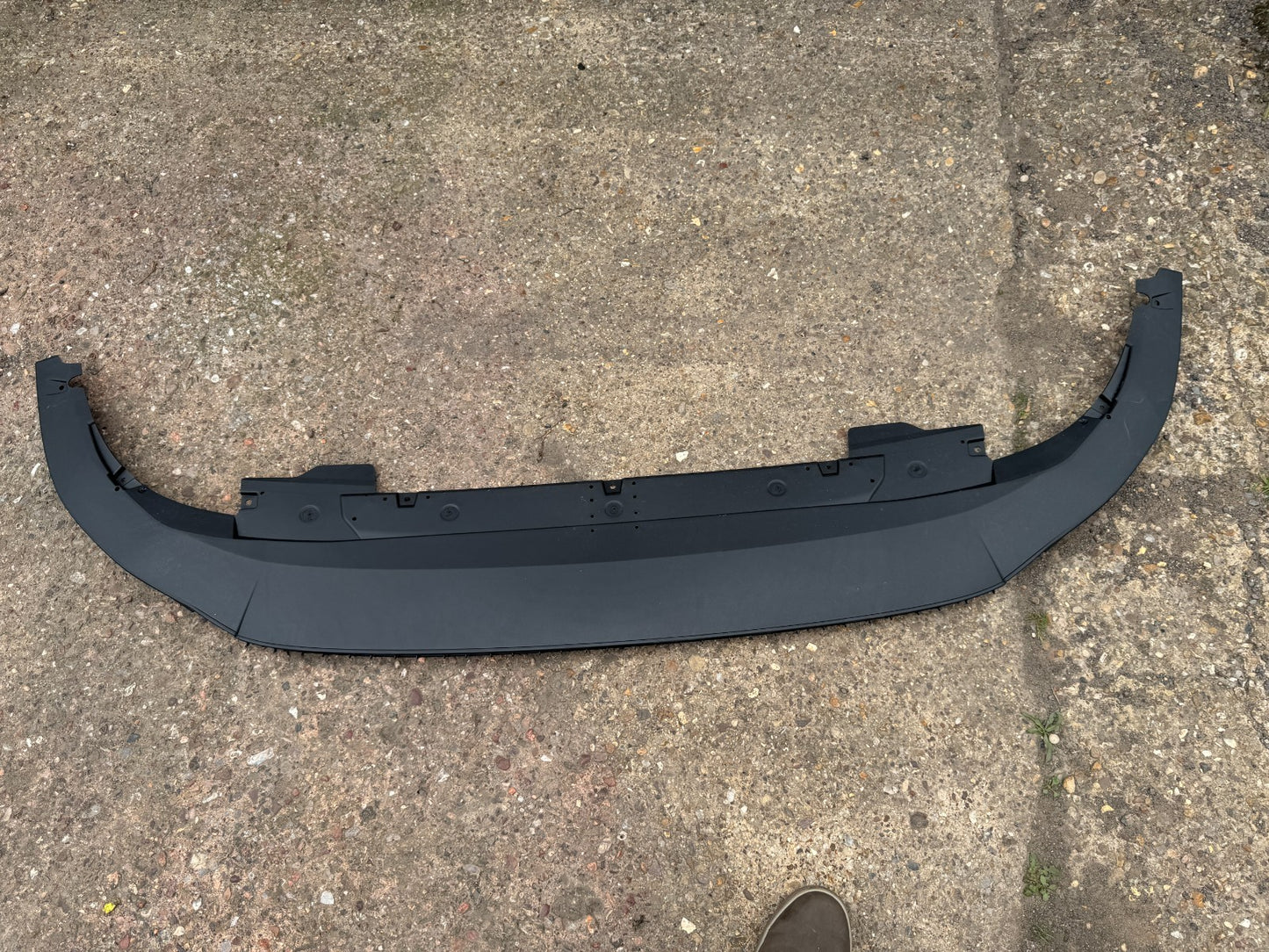 GENUINE 2025 VW GOLF MK8 GTI FRONT BUMPER LOWER UNDERTRAY LIP 5H0805915K